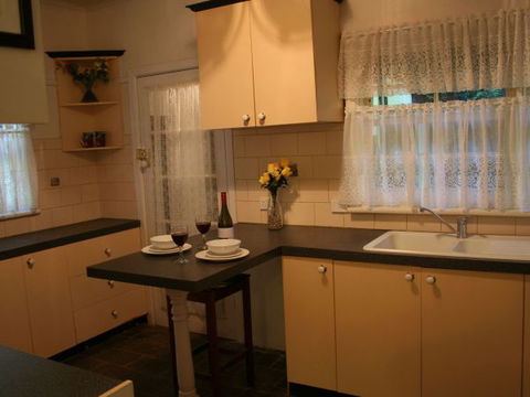 Tudor Cottages Mount Dandenong - Accommodation in Surfers Paradise 8