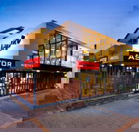 Astor Hotel and Astor Suites - Accommodation in Surfers Paradise