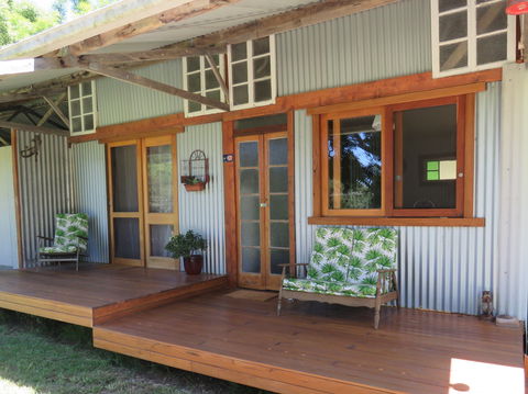 Fig Tree Retro Studio - Accommodation in Surfers Paradise 0