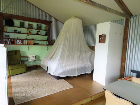 Fig Tree Retro Studio - Accommodation in Surfers Paradise 5