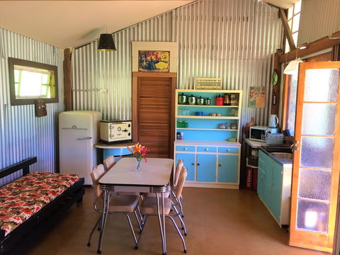 Fig Tree Retro Studio - Accommodation in Surfers Paradise 6
