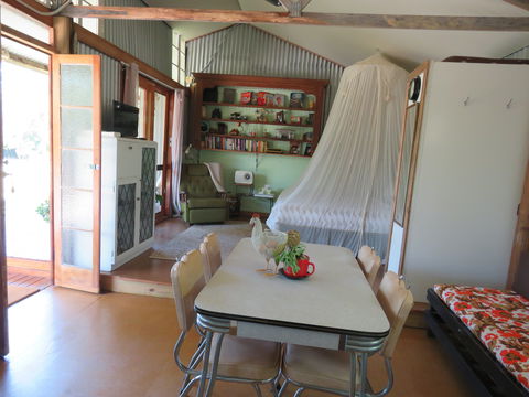 Fig Tree Retro Studio - Accommodation in Surfers Paradise 7