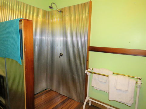 Fig Tree Retro Studio - Accommodation in Surfers Paradise 9