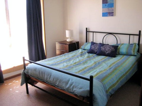 Laubelna's - Accommodation in Surfers Paradise 4