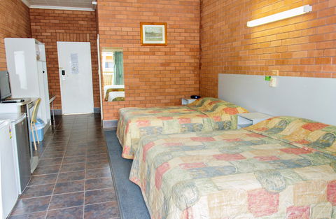 Litchfield Motel - Accommodation in Surfers Paradise 2