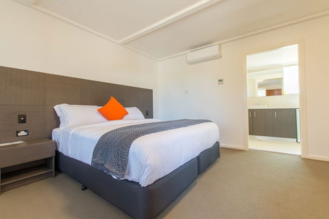 Mick O'Shea's - Accommodation in Surfers Paradise 4