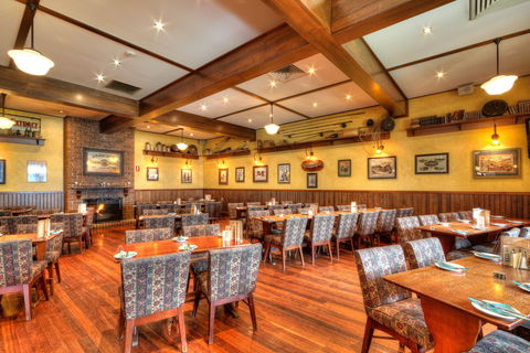 Mick O'Shea's - Accommodation in Surfers Paradise 7