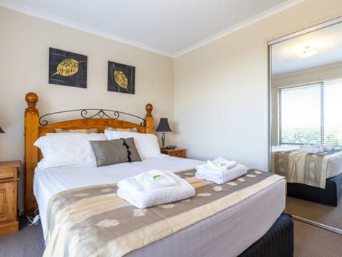 Mirramar House - Accommodation in Surfers Paradise 2
