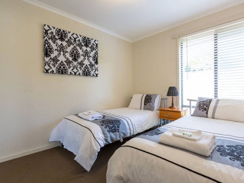 Mirramar House - Accommodation in Surfers Paradise 5