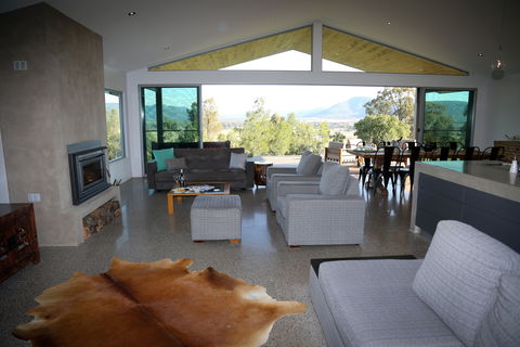 Pindara - Accommodation in Surfers Paradise 1