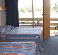 Red Cedars Motel - Accommodation in Surfers Paradise