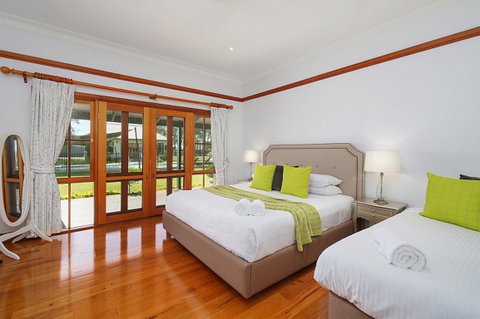 Stonegate - Accommodation in Surfers Paradise 6