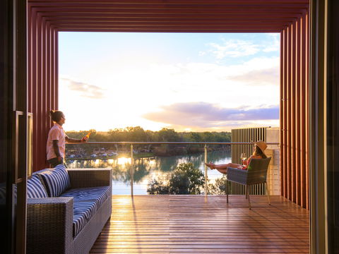 The Frames - Luxury Riverland Accommodation - Accommodation in Surfers Paradise 0
