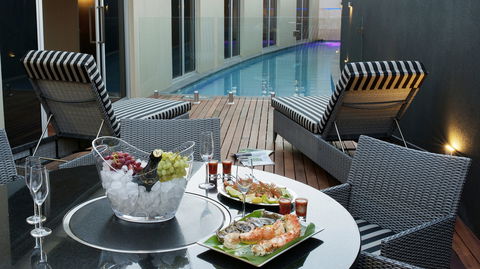 The Frames - Luxury Riverland Accommodation - Accommodation in Surfers Paradise 6