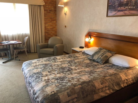 The Crossing Motel Junee - Accommodation in Surfers Paradise 2