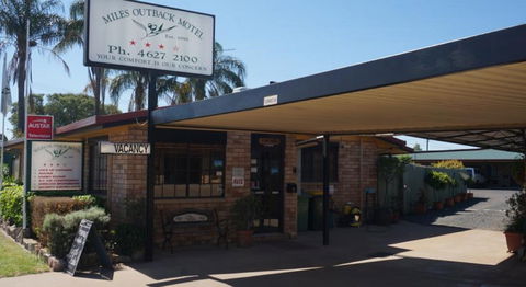 Miles Outback Motel - Accommodation in Surfers Paradise 0