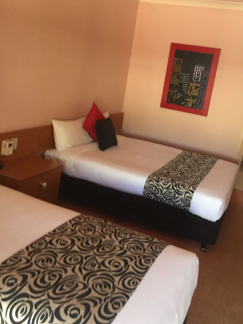 Philadelphia Motor Inn - Accommodation in Surfers Paradise 8