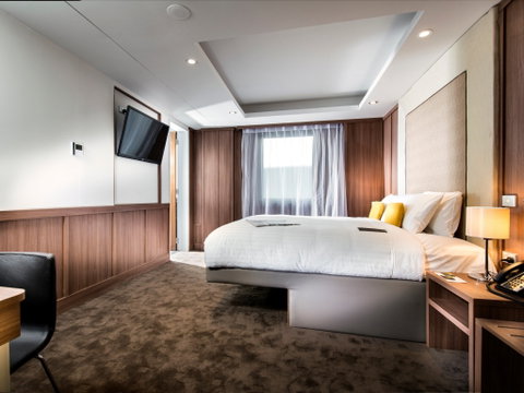 The Hougoumont Hotel - Accommodation in Surfers Paradise 2