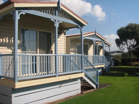 Barrack Point Holidays At Warilla Bowling Club - Accommodation in Surfers Paradise 0
