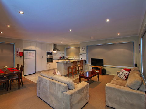 Hobart Villa On Moir - Accommodation in Surfers Paradise 1