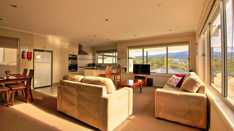 Hobart Villa On Moir - Accommodation in Surfers Paradise 2
