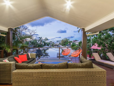 Laguna Bay Broadbeach - Vogue Holiday Homes - Accommodation in Surfers Paradise 1