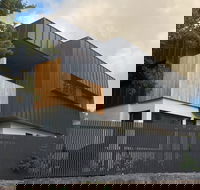 Lucent Art House  Stirling Curated Accommodation - Accommodation in Surfers Paradise