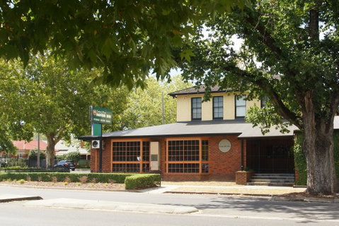 Seaton Arms Motor Inn - Accommodation in Surfers Paradise 0
