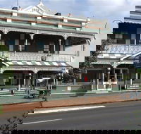 Thunderbolt Inn aka The Bottom Pub - Accommodation in Surfers Paradise