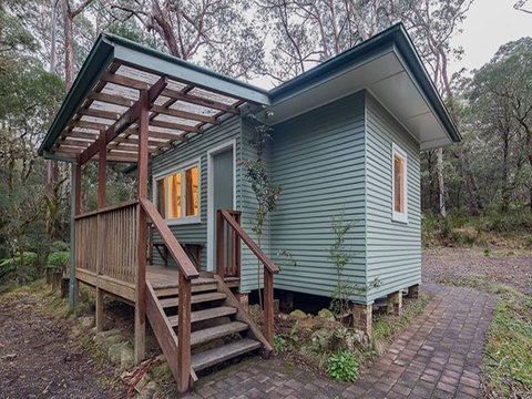 Toms Cabin - Accommodation in Surfers Paradise 0
