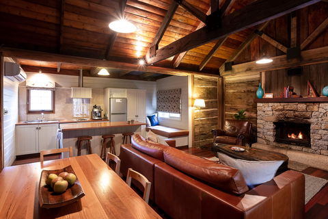 1860 Luxury Accommodation - Accommodation in Surfers Paradise 1