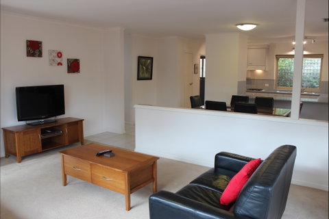 Adelaide Serviced Accommodation - Childers House - Accommodation in Surfers Paradise 1