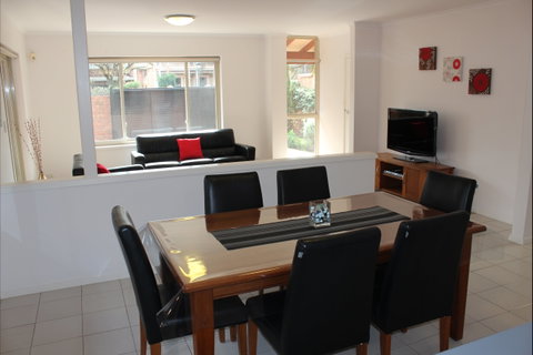 Adelaide Serviced Accommodation - Childers House - Accommodation in Surfers Paradise 2
