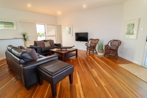 Bali St Beach House - Accommodation in Surfers Paradise 2