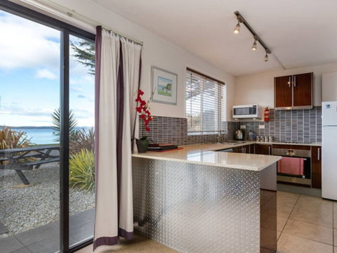 Beach Apartments - Accommodation in Surfers Paradise 1