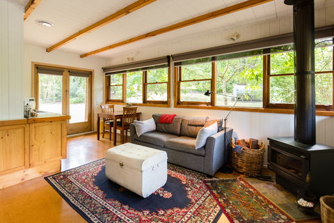 Braeside Mount Macedon Country Retreat - Accommodation in Surfers Paradise 0