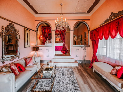 Casuarina Estate - Themed Suites - Accommodation in Surfers Paradise 2