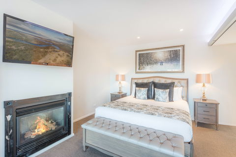 Eagle View Escape - Accommodation in Surfers Paradise 1