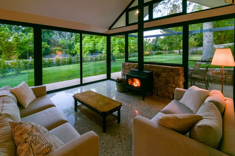 Elm Tree Lodge Beechworth - Accommodation in Surfers Paradise 2