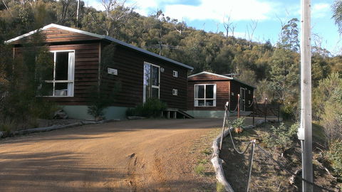 Hobart Bush Cabins - Accommodation in Surfers Paradise 0