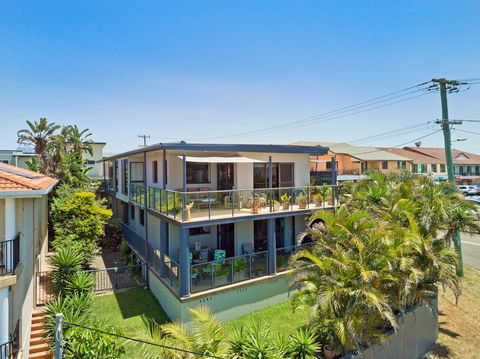 Watonga Rocks - Couple's Retreat - Accommodation in Surfers Paradise 1