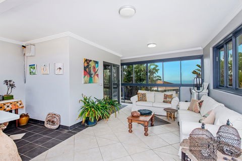 Watonga Rocks - Couple's Retreat - Accommodation in Surfers Paradise 2