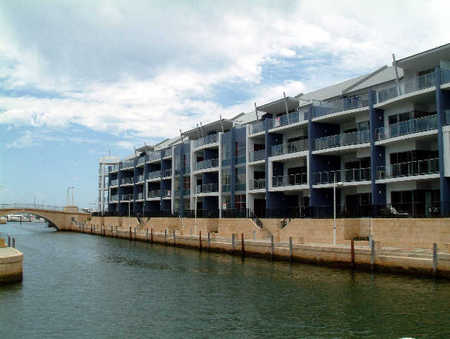 Crest Del Mar Apartments - Accommodation in Surfers Paradise 1