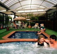 Elm Court Motel - Accommodation in Surfers Paradise