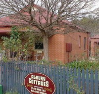 Albury Cottages - Accommodation in Surfers Paradise