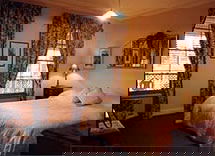 Royal Apartments - Accommodation in Surfers Paradise 0