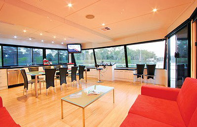 All Seasons Houseboats - Accommodation in Surfers Paradise 1