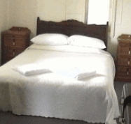 Ayr Sailean - Accommodation in Surfers Paradise