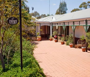 Avalon Homestead - Accommodation in Surfers Paradise 0