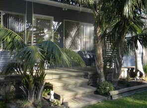 Caseys Beach Holiday & Lifestyle Village - Accommodation in Surfers Paradise 3